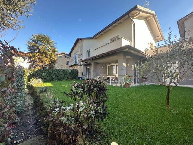 Villa in vendita a Cantù CO