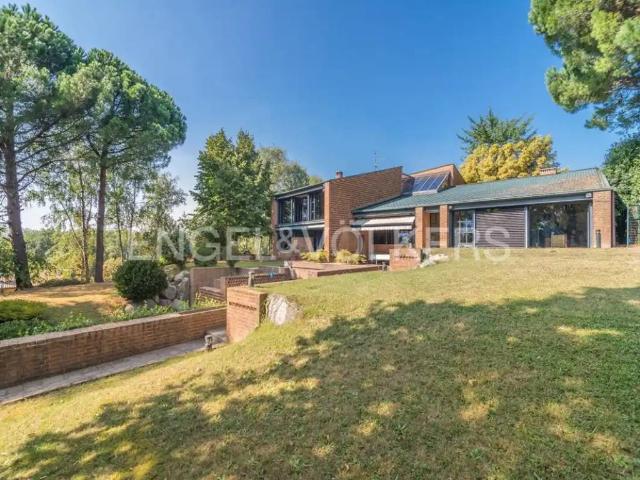 Villa in vendita a Cantù CO