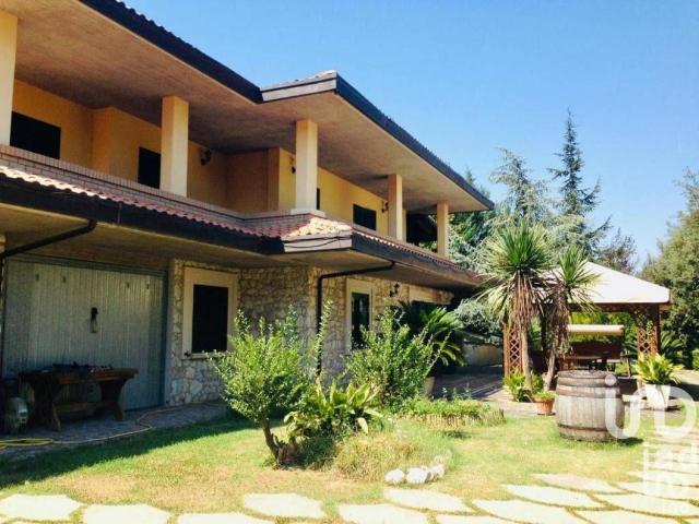 Villa in vendita a Canzano TE