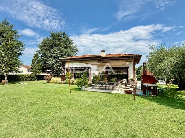 VILLA in VENDITA a CAPANNORI BADIA DI CANTIGNANO di 4 vani