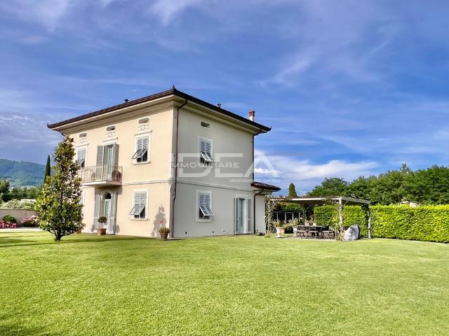 VILLA in VENDITA a CAPANNORI GRAGNANO di 6 vani