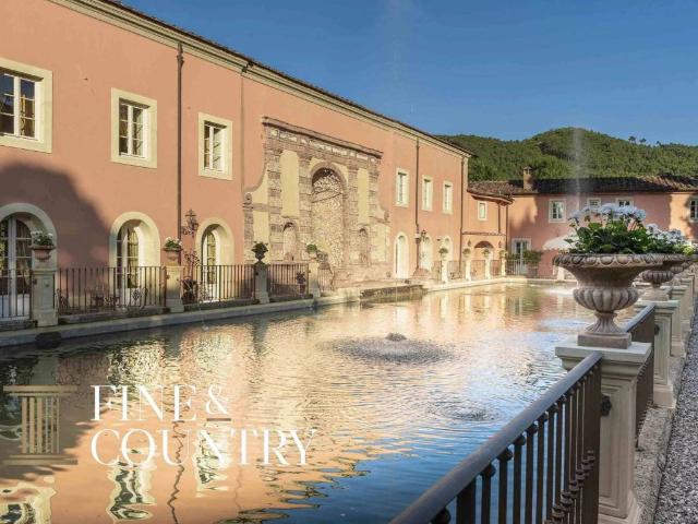 Villa in vendita a Capannori LU