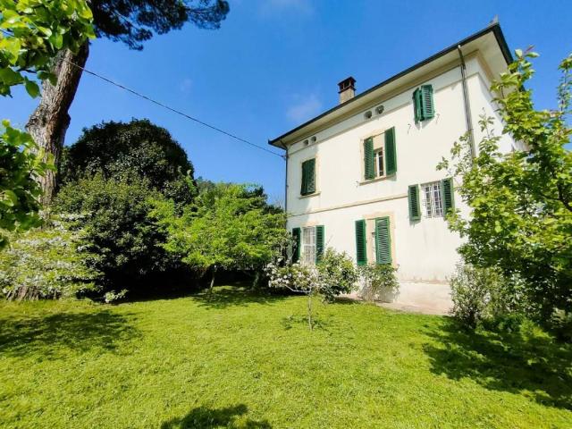 Villa in vendita a Capannori LU
