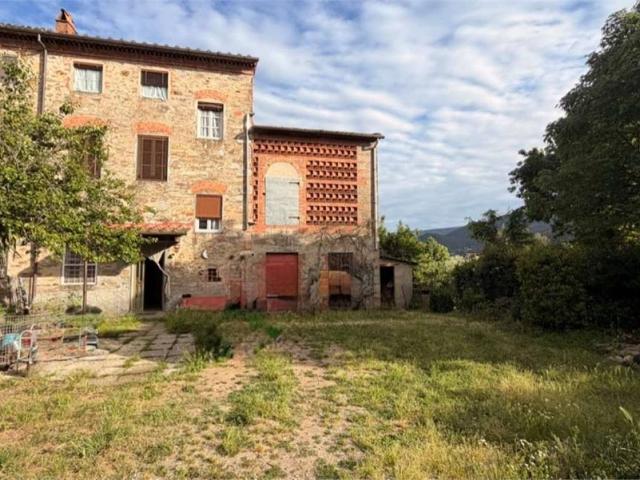 Villa in vendita a Capannori LU