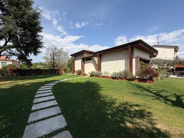 Villa in vendita a Capannori LU