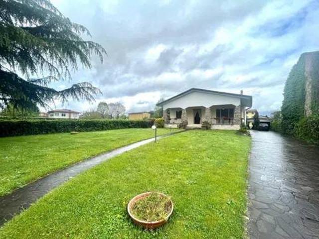 Villa in vendita a Capannori LU