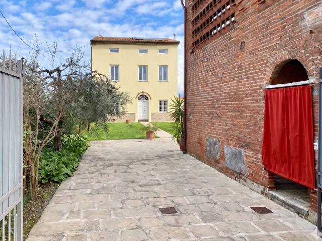 Villa in vendita a Capannori LU