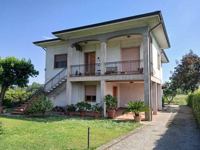 Villa in vendita a Capannori LU