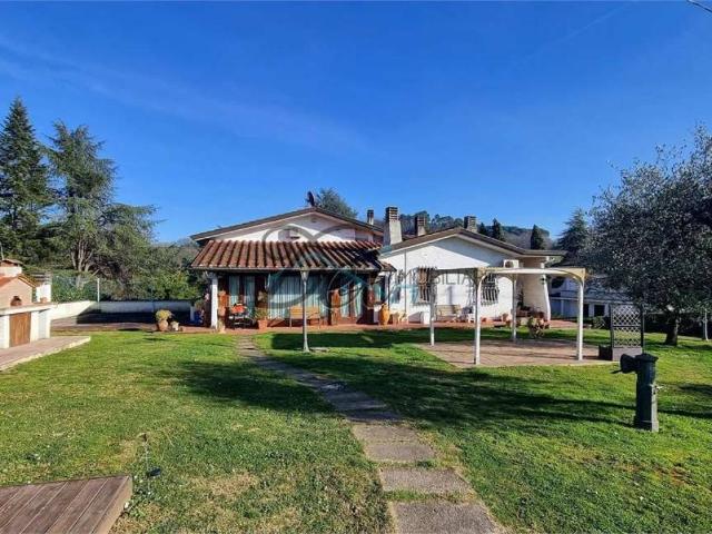 Villa in vendita a Capannori LU