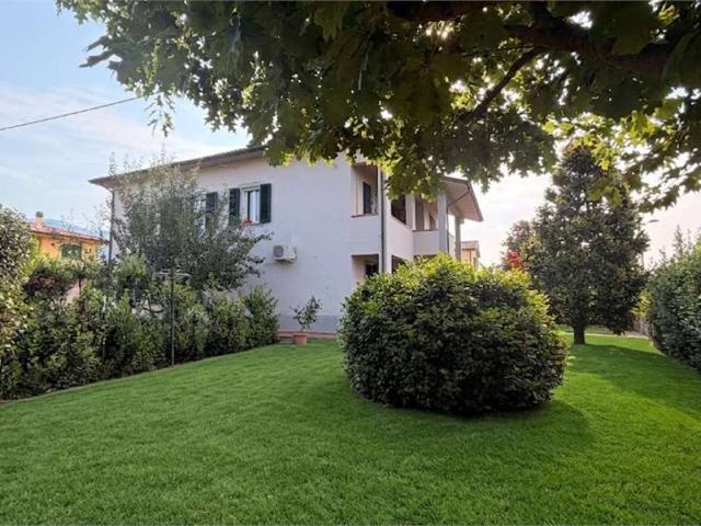Villa in vendita a Capannori LU