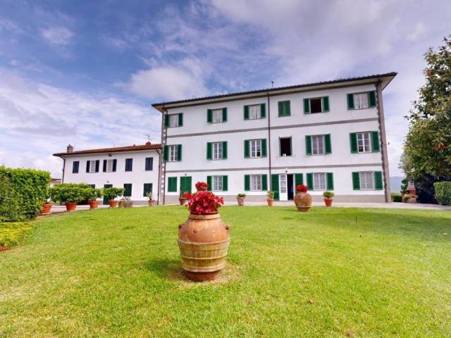 Villa in vendita a Capannori LU