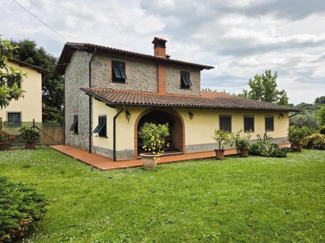 Villa in vendita a Capannori 170 mq Rif: 1409185