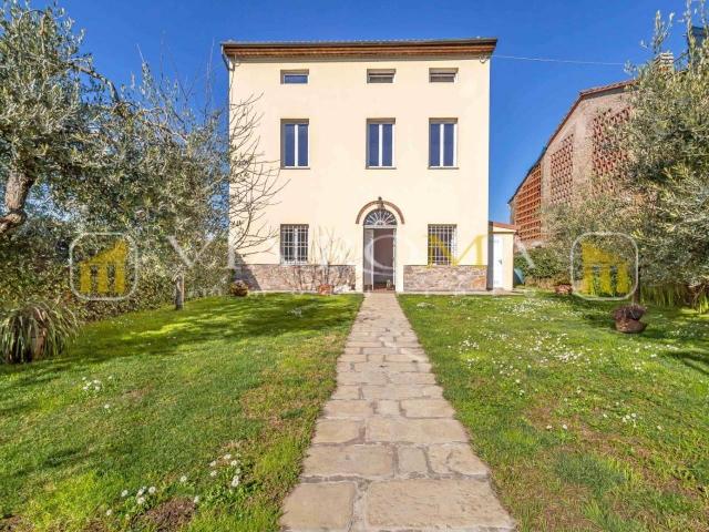 Villa in vendita a Capannori