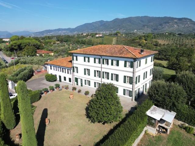 Villa in vendita a Capannori