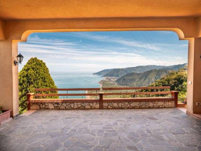 Villa in vendita a Capo D'Orlando