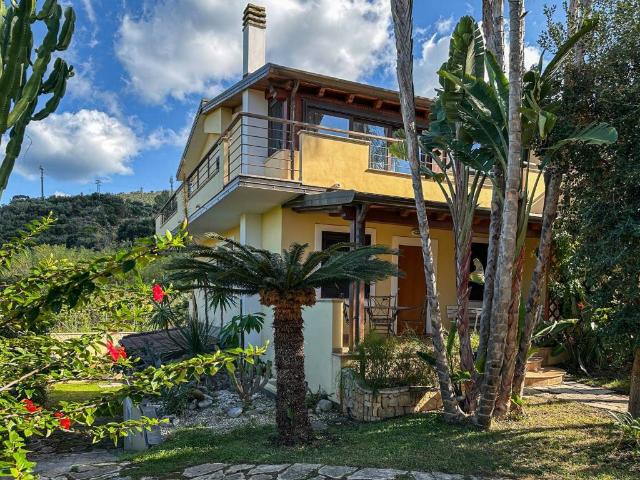 Villa in vendita a Capo d'Orlando ME