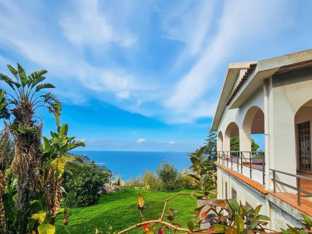 Villa in vendita a Capo d'Orlando ME