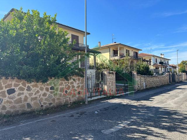 Villa in vendita a Capodimonte VT