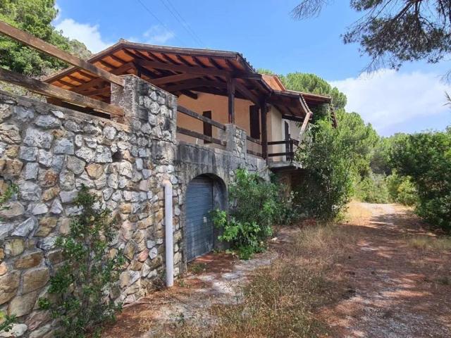 Villa in vendita a Capoliveri LI