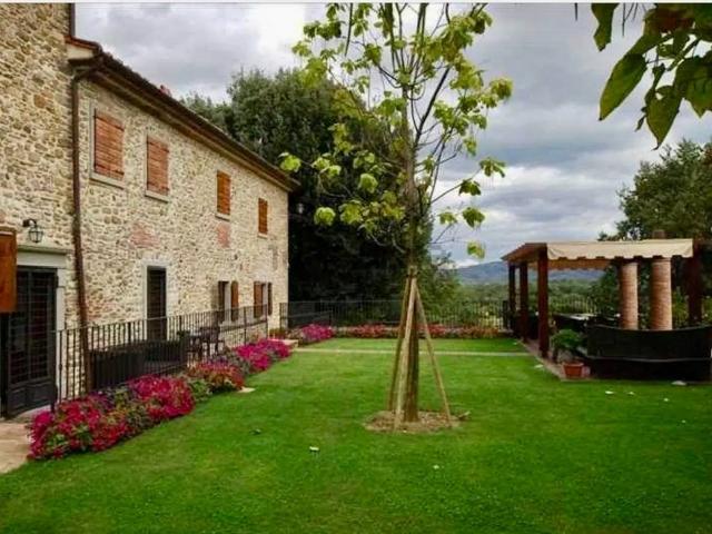 Villa in vendita a Capolona AR