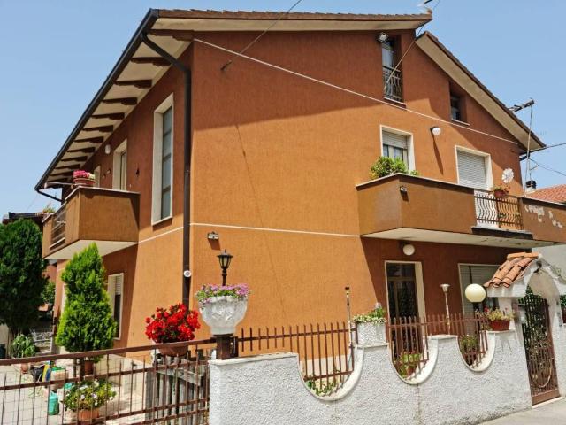 Villa in vendita a Cappelle sul Tavo PE