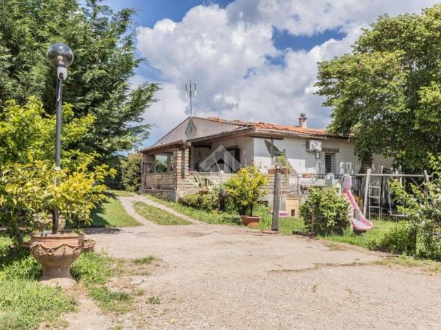 Villa in vendita a Capranica VT
