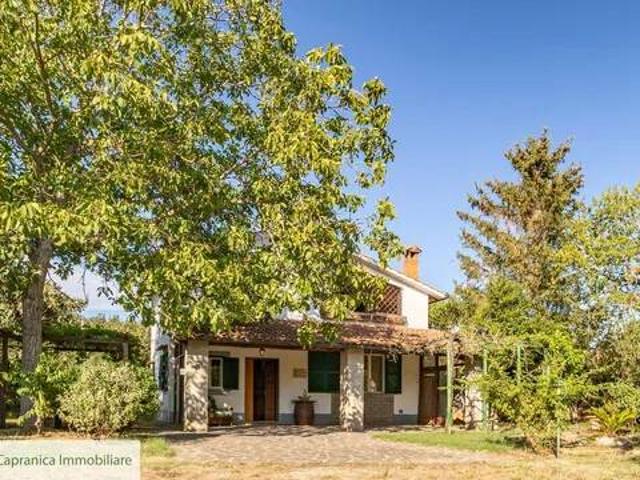 Villa in vendita a Capranica VT