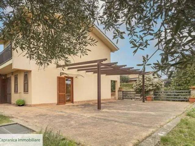 Villa in vendita a Capranica VT
