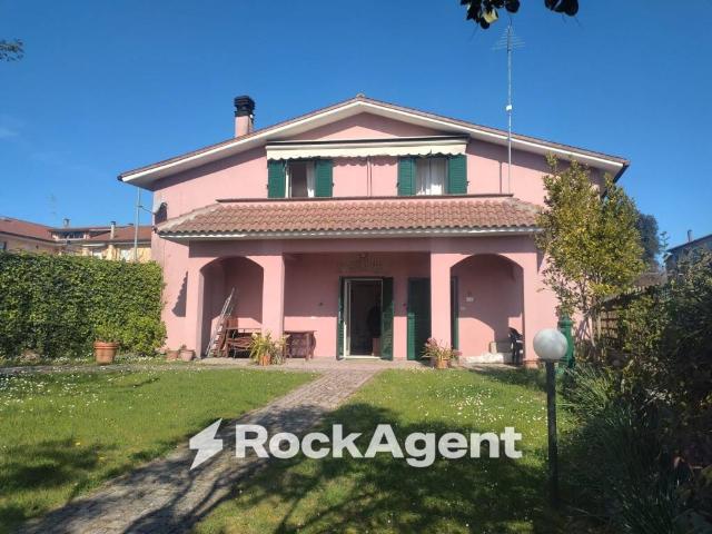 Villa in vendita a Caprarola VT
