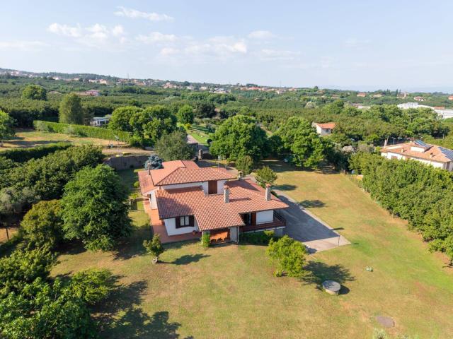 Villa in vendita a Caprarola