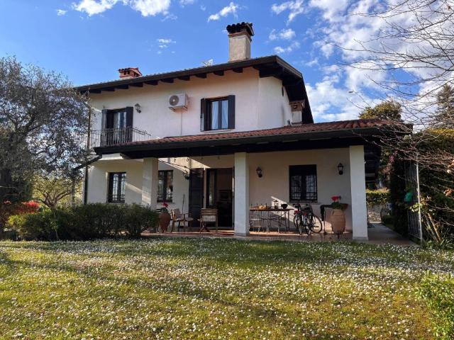 Villa in vendita a Capriva del Friuli GO