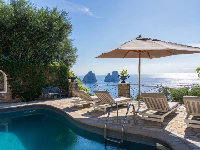 Villa in vendita a Capri NA