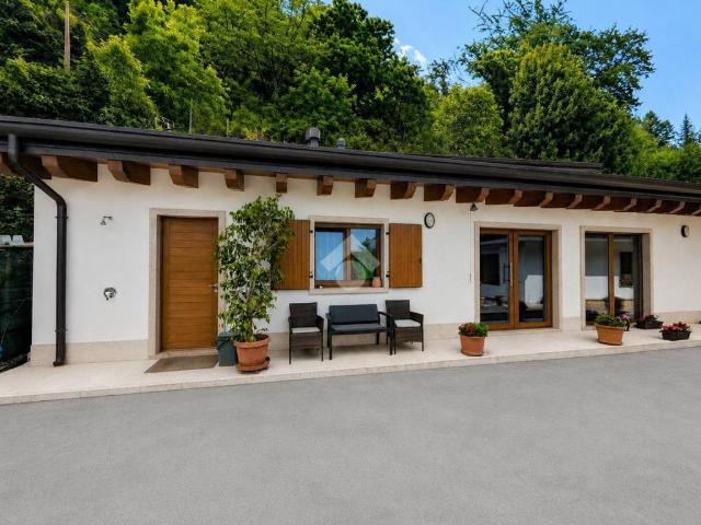 Villa in vendita a Caprino Veronese VR
