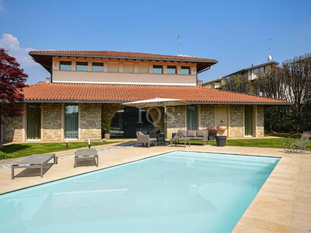 Villa in vendita a Capriolo BS