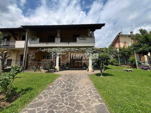 Villa in vendita a Capriolo BS
