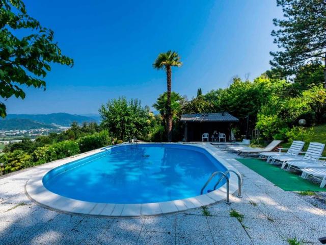 Villa in vendita a Capriolo BS