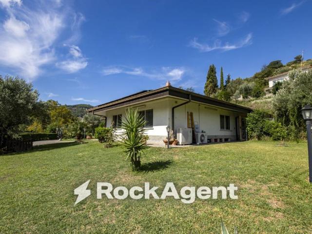 Villa in vendita a Caraffa di Catanzaro CZ