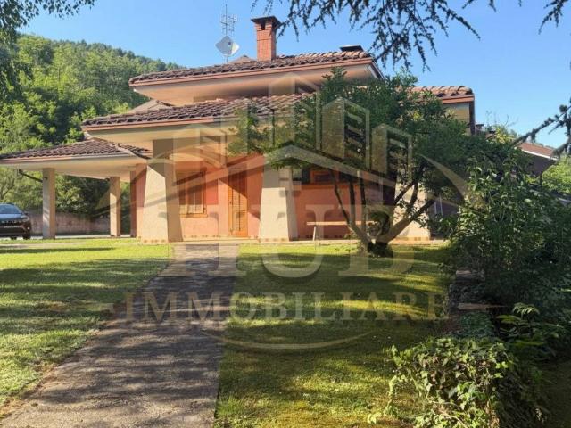 Villa in vendita a Caraglio CN
