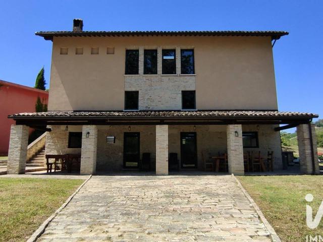 Villa in vendita a Carassai