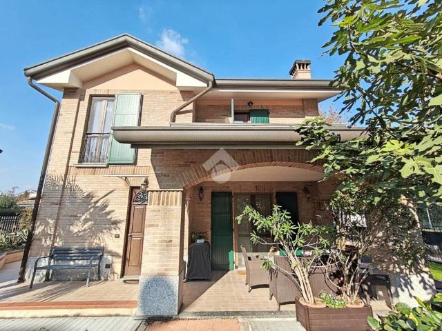 Villa in vendita a Carate Brianza MB