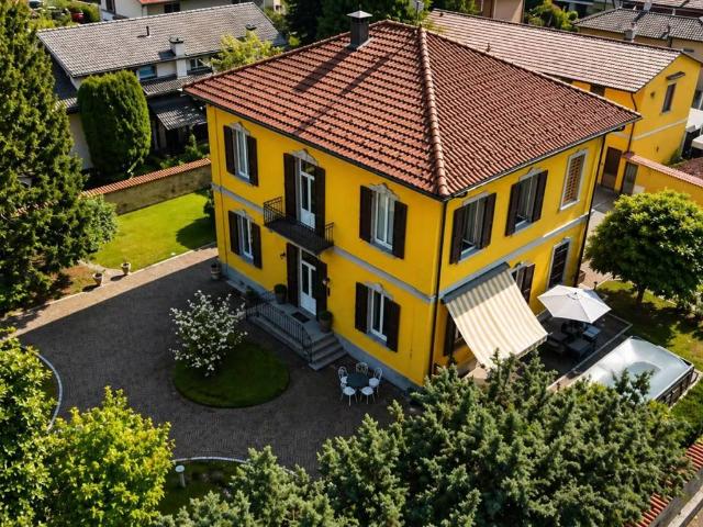 Villa in vendita a Carate Brianza MB