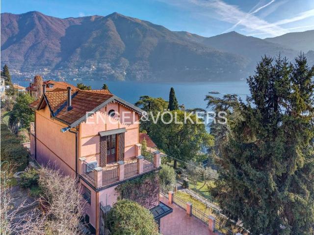 Villa in vendita a Carate Urio CO
