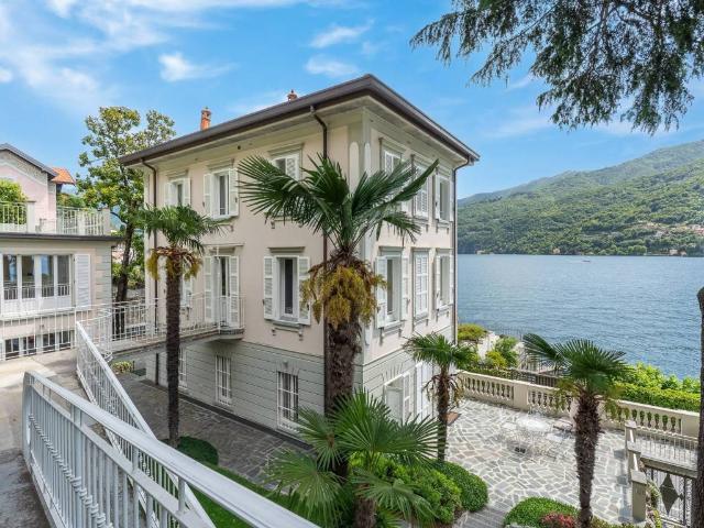 Villa in vendita a Carate Urio CO