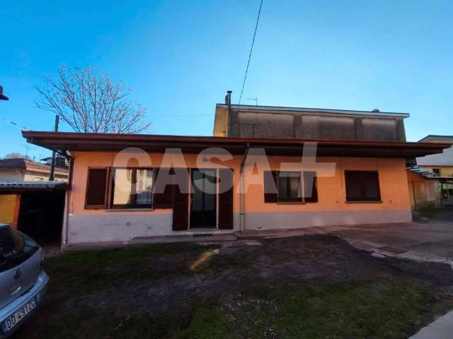 Villa in vendita a Caravate VA
