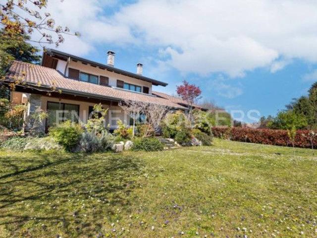 Villa in vendita a Cardano Al Campo