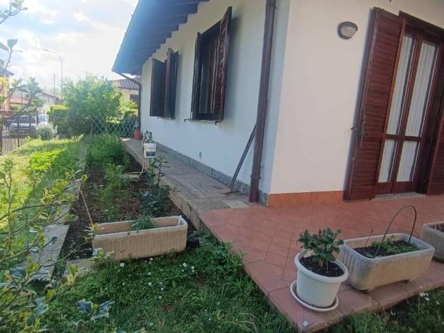 Villa in vendita a Cardano al Campo VA