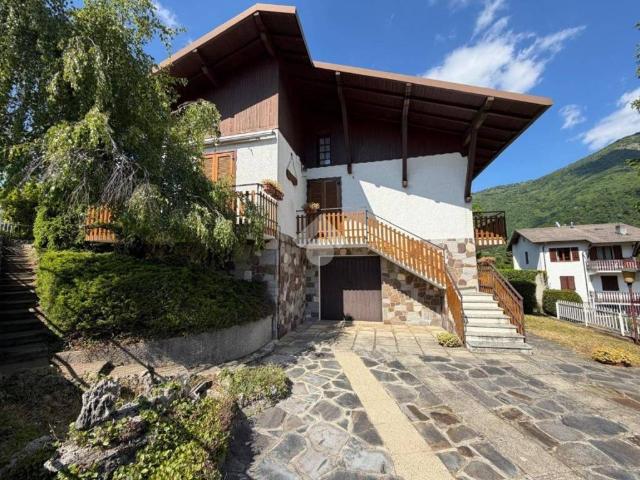 Villa in vendita a Carenno LC