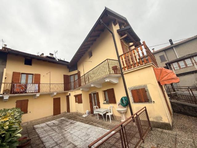 Villa in vendita a Carenno LC