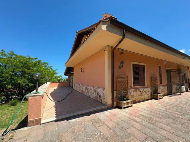 Villa in vendita a Carini PA