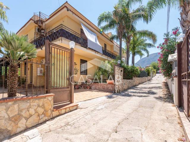 Villa in vendita a Carini PA